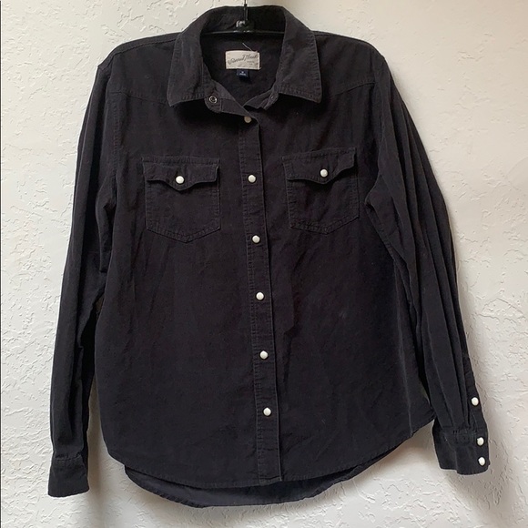 Universal Thread - Picture 1 of 4